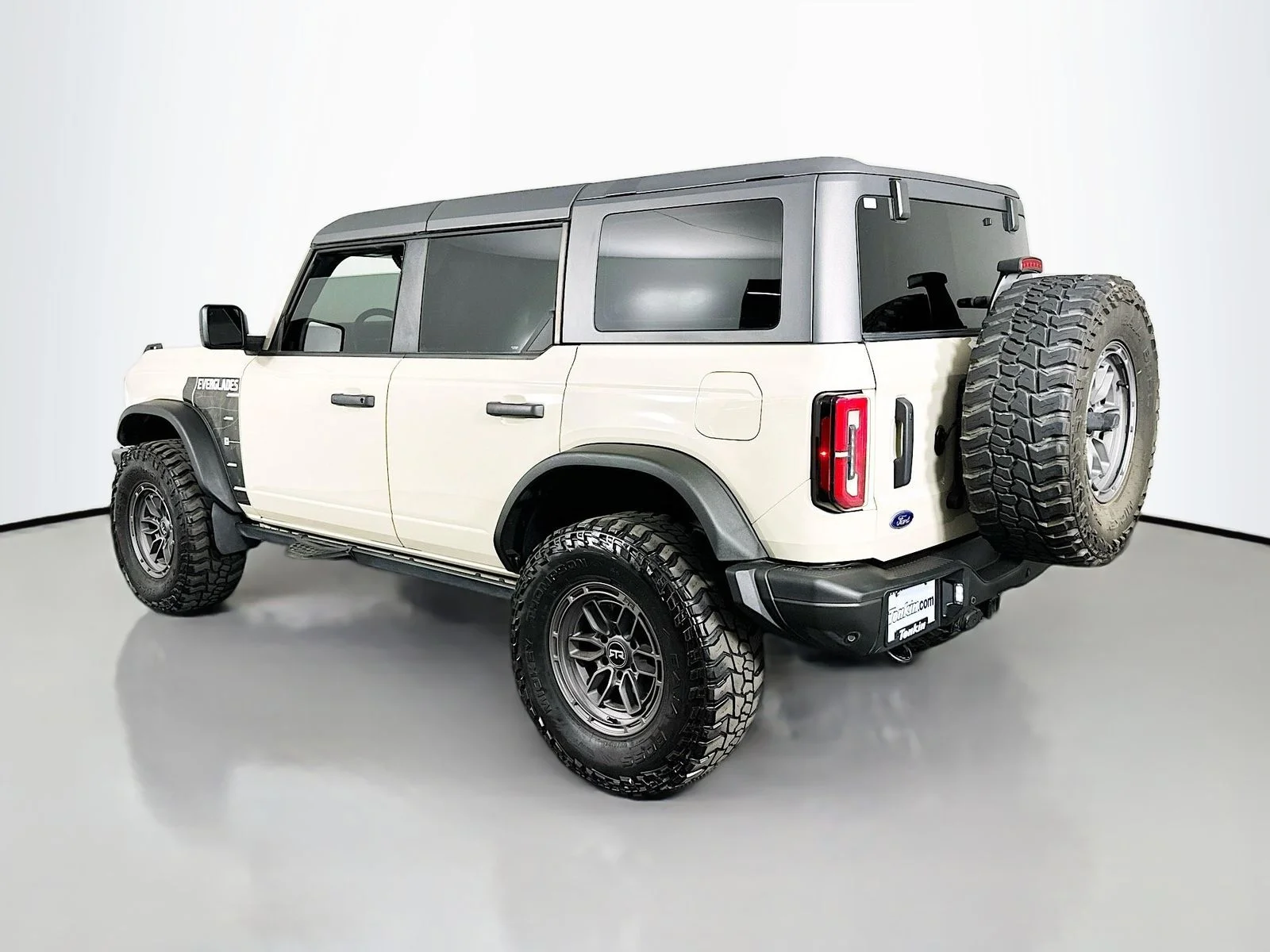 Used 2022 Desert Sand Ford Everglades image 5