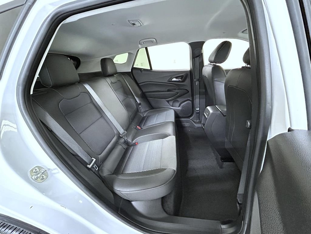 Used 2025 White Chevrolet LT image 18