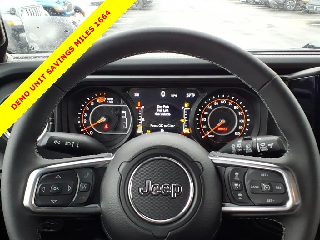 New 2026 Bright White Clear-Coat Exterior Paint Jeep Sahara image 12