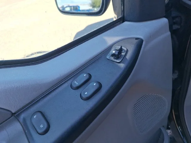 Used 2000 Black Ford  image 11