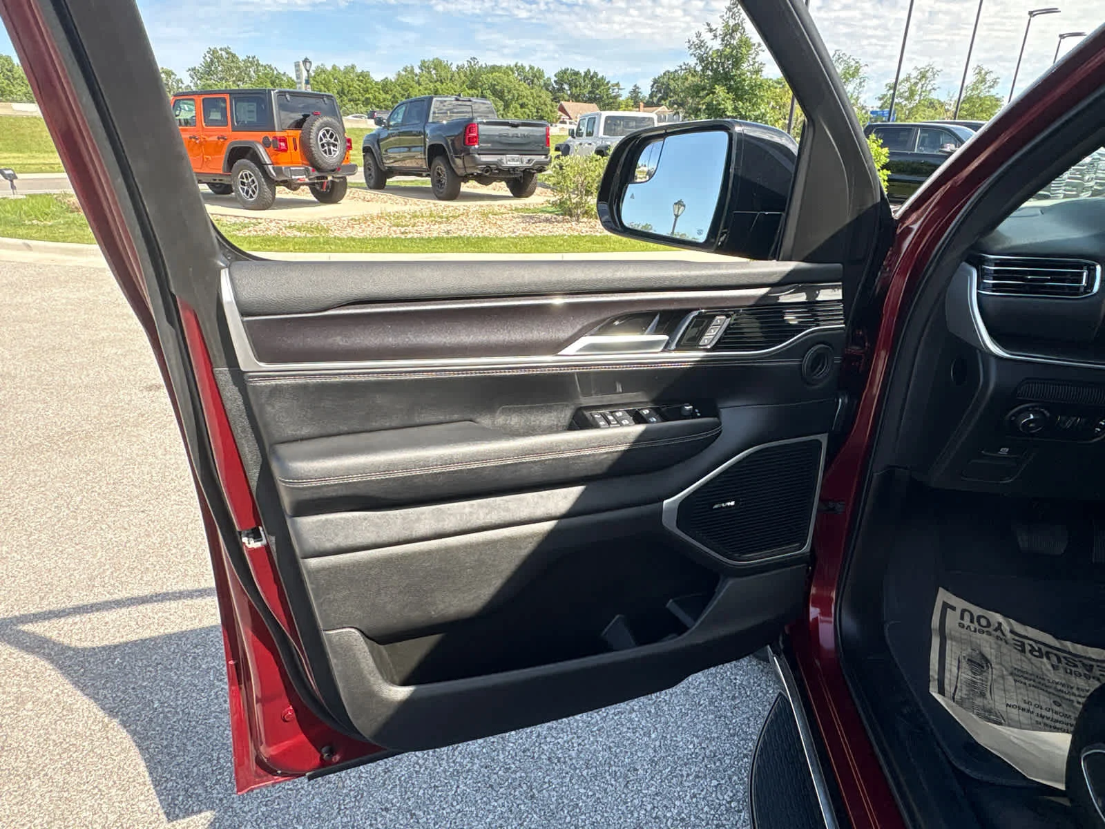 Used 2024 Velvet Red Pearlcoat Jeep  image 19