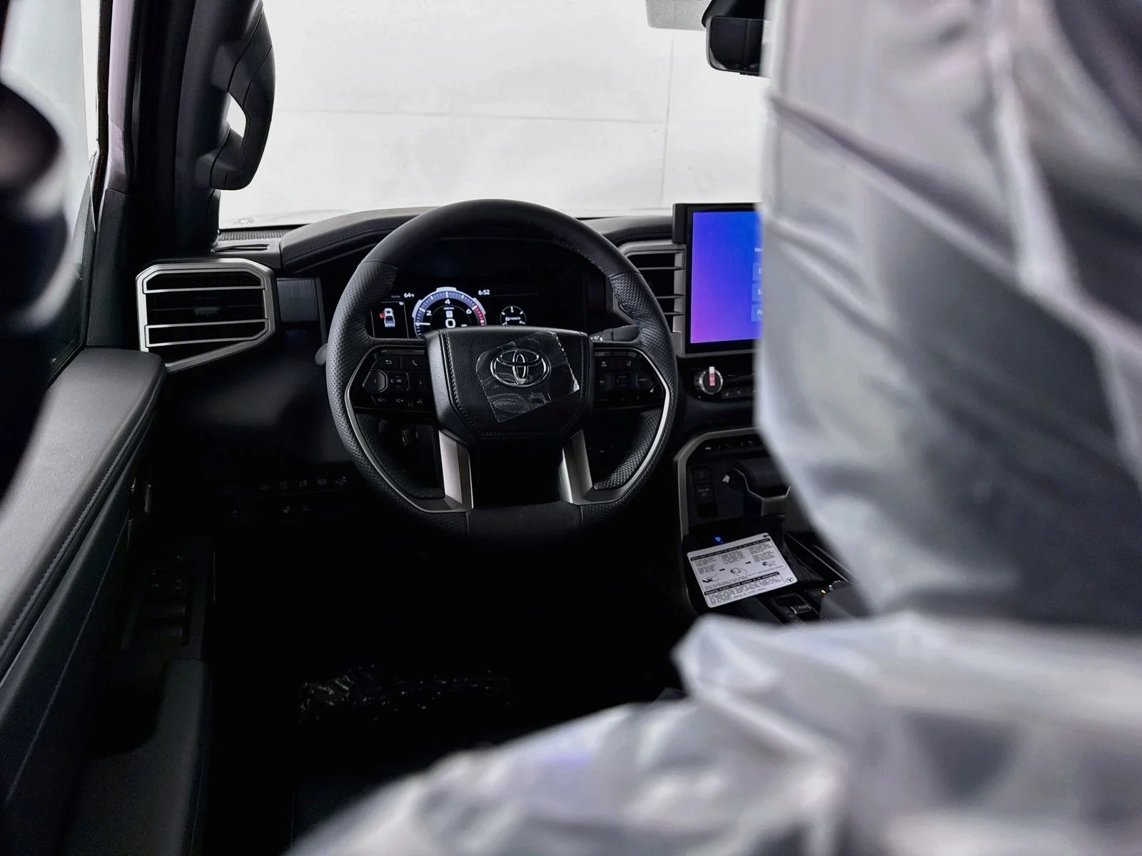 2026 Toyota Tundra Platinum - Photo 14