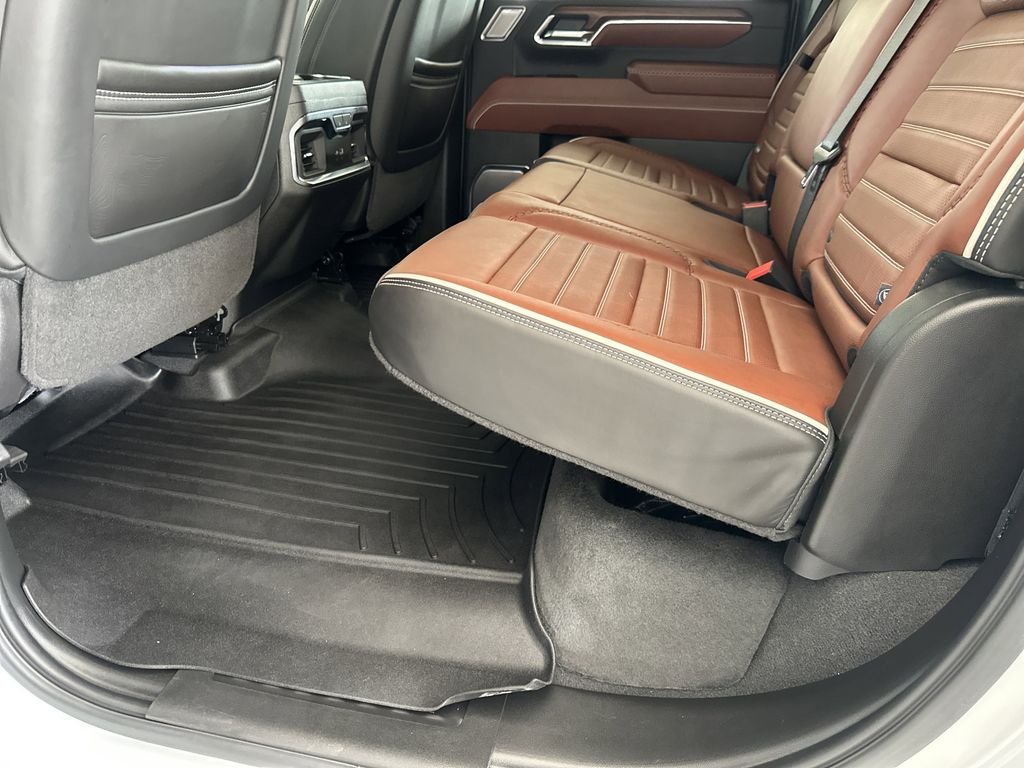 Used 2024 White GMC Denali Ultimate image 31