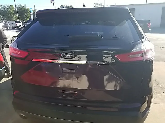 Used 2019 Red Ford SEL image 22