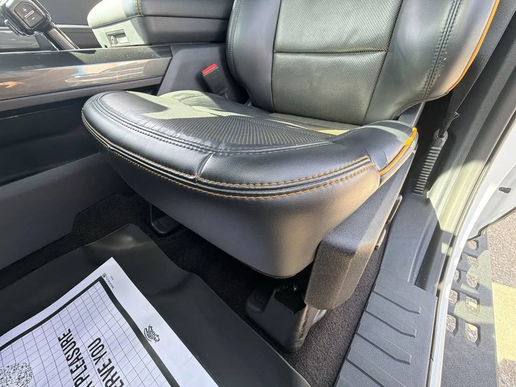 Used 2022 Oxford White Ford XL image 25