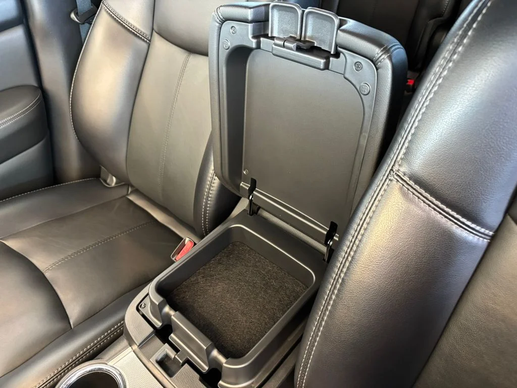 Used 2019 Black Nissan SL image 21