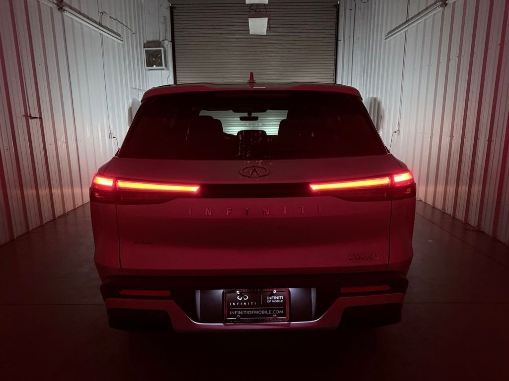 Used 2023 Silver INFINITI PURE image 9