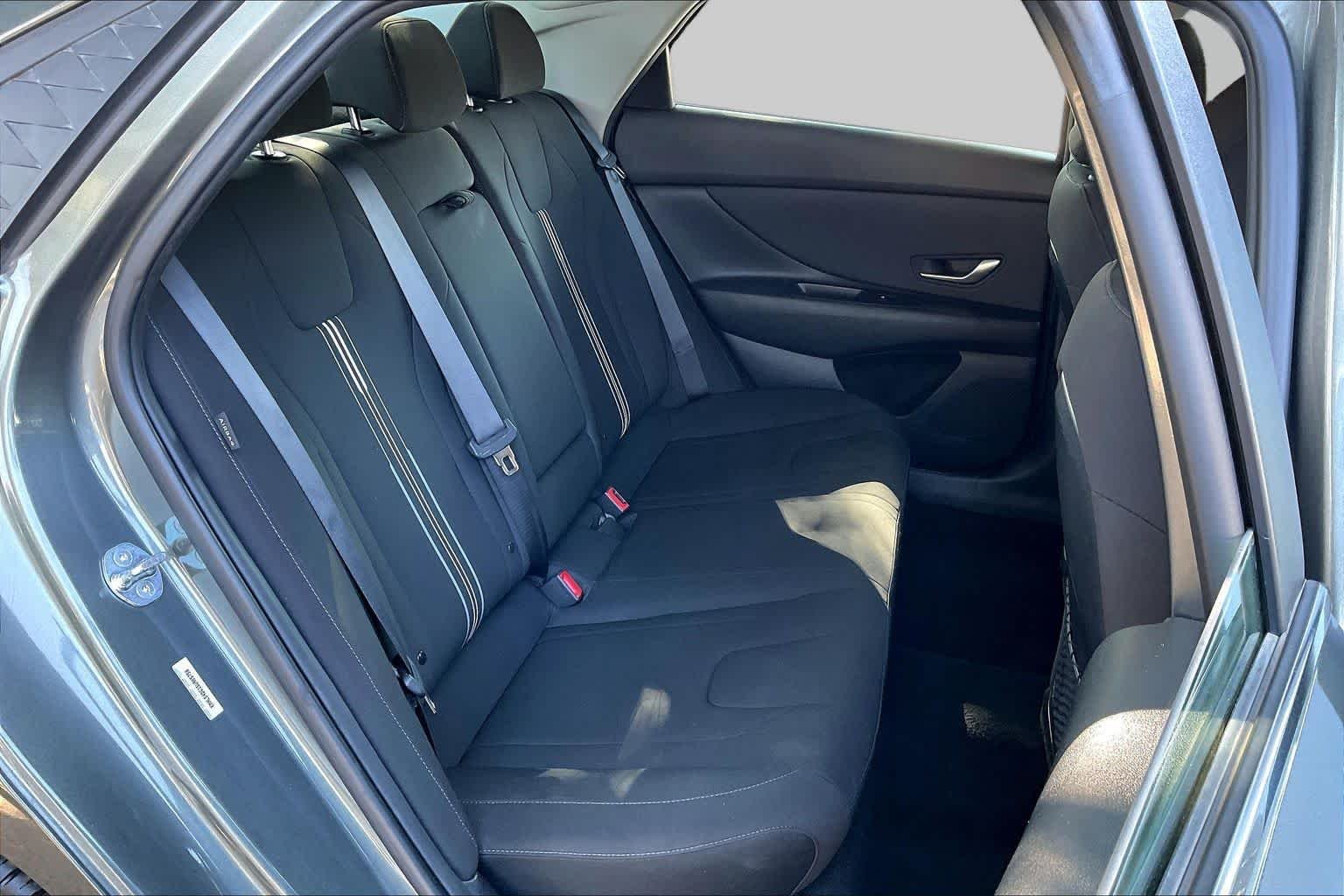Used 2025 Amazon Gray Hyundai SEL Convenience image 20