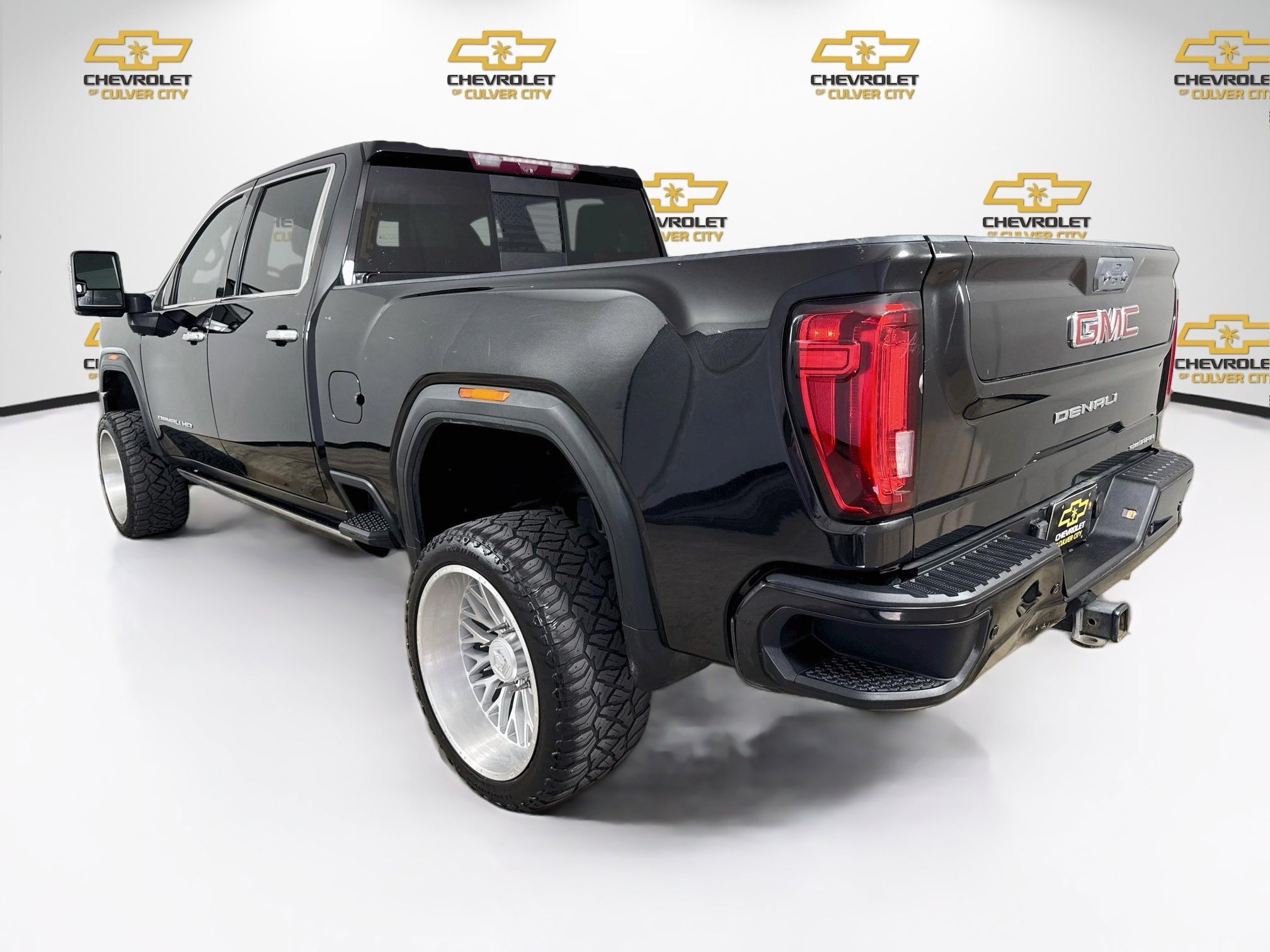 Used 2022 Ebony Twilight Metallic GMC Denali image 6