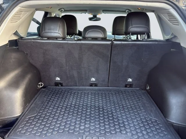 Used 2018 Black Jeep Latitude image 26