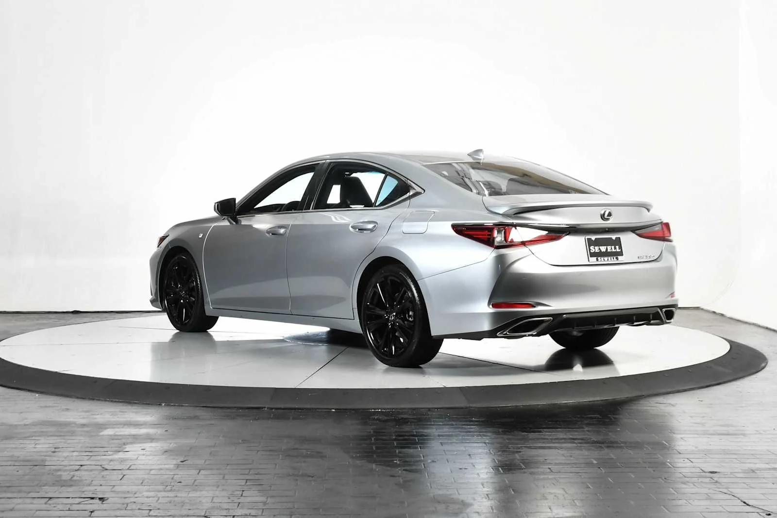 Used 2023 Iridium Lexus F SPORT Handling image 4