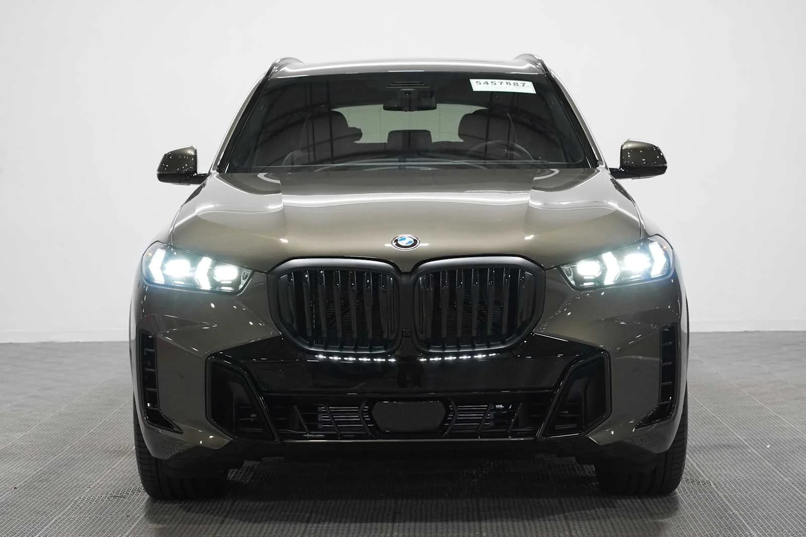 New 2026 Manhattan Green Metallic BMW xDrive40i image 3