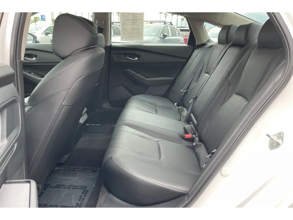 Used 2025 Platinum White Pearl Honda EX-L image 13