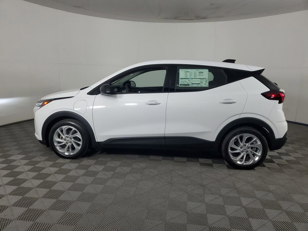New 2027 Summit White Chevrolet LT image 7