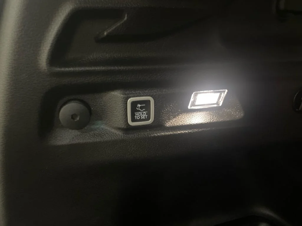 Used 2021 Baltic Gray Metallic Clearcoat Jeep Limited image 8