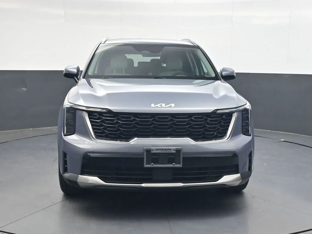 Used 2025 Silver Kia S image 9
