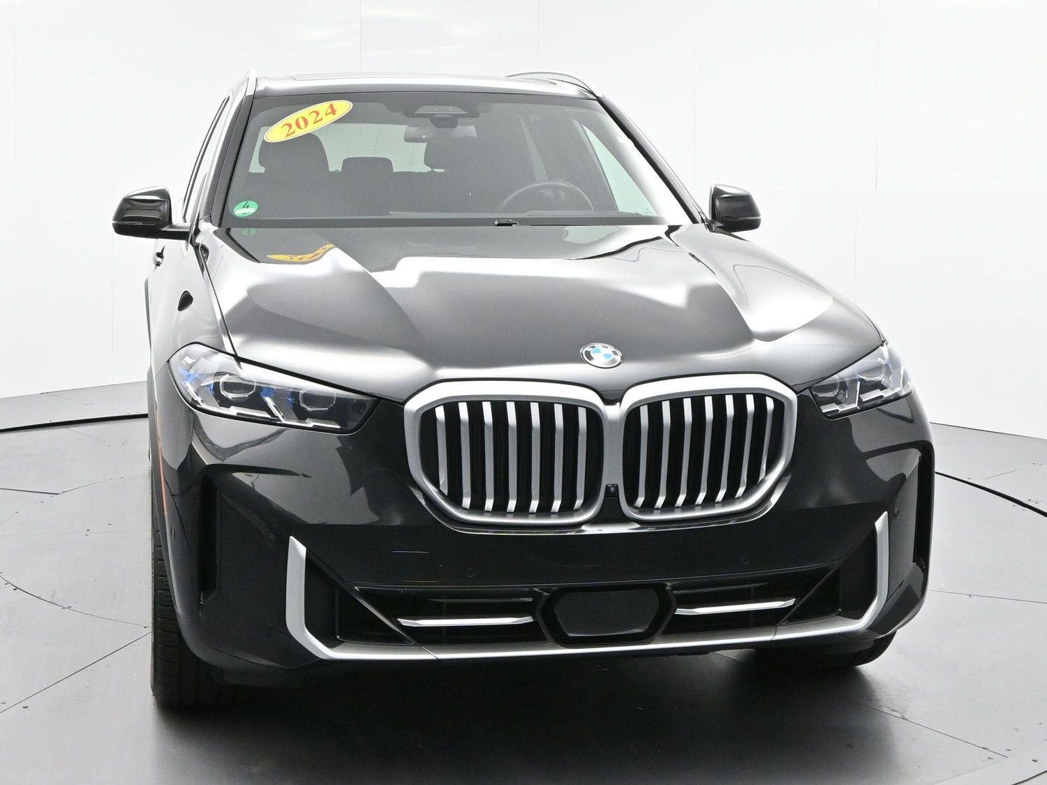 Used 2024 Carbon Black Metallic BMW xDrive40i image 2