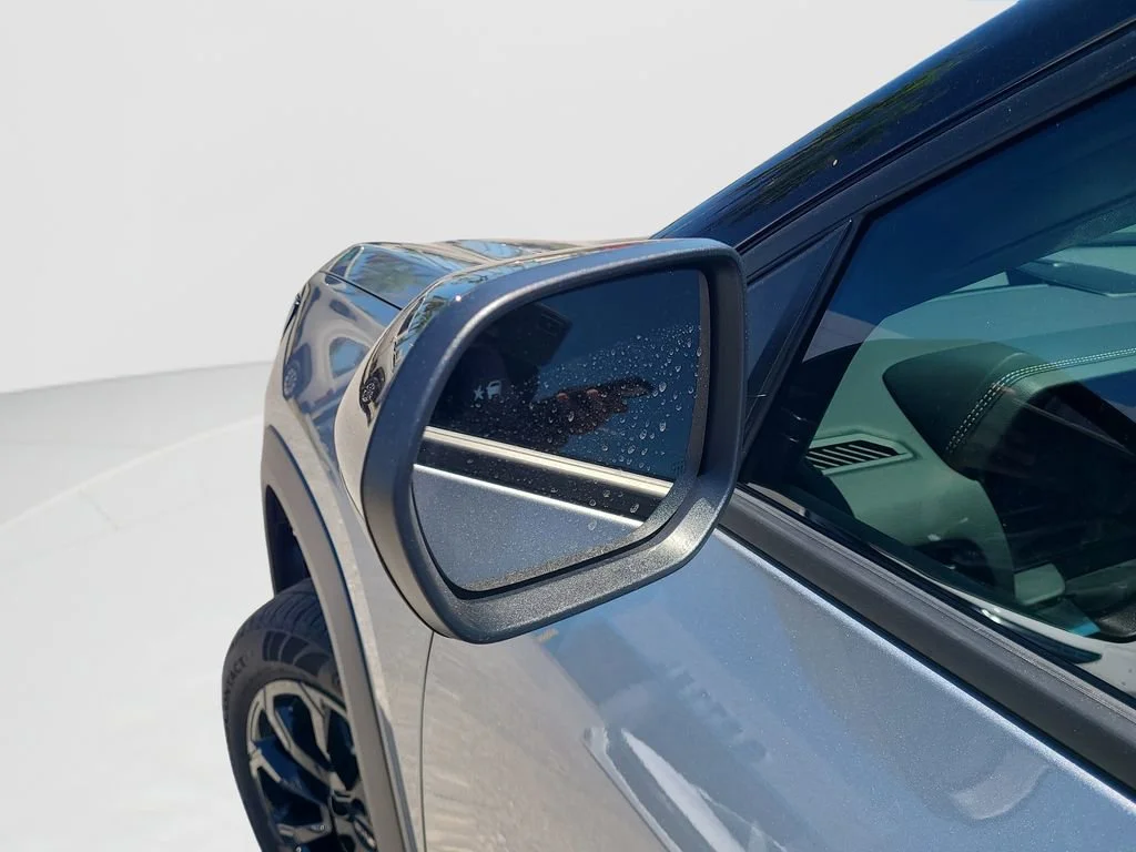 New 2026 Sterling Metallic GMC Elevation image 26