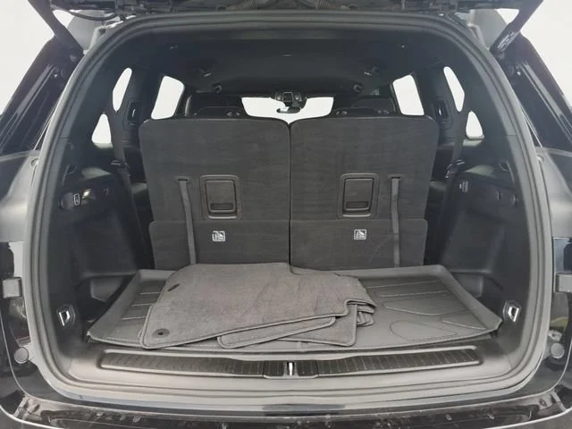 Used 2025  Jeep Limited image 23