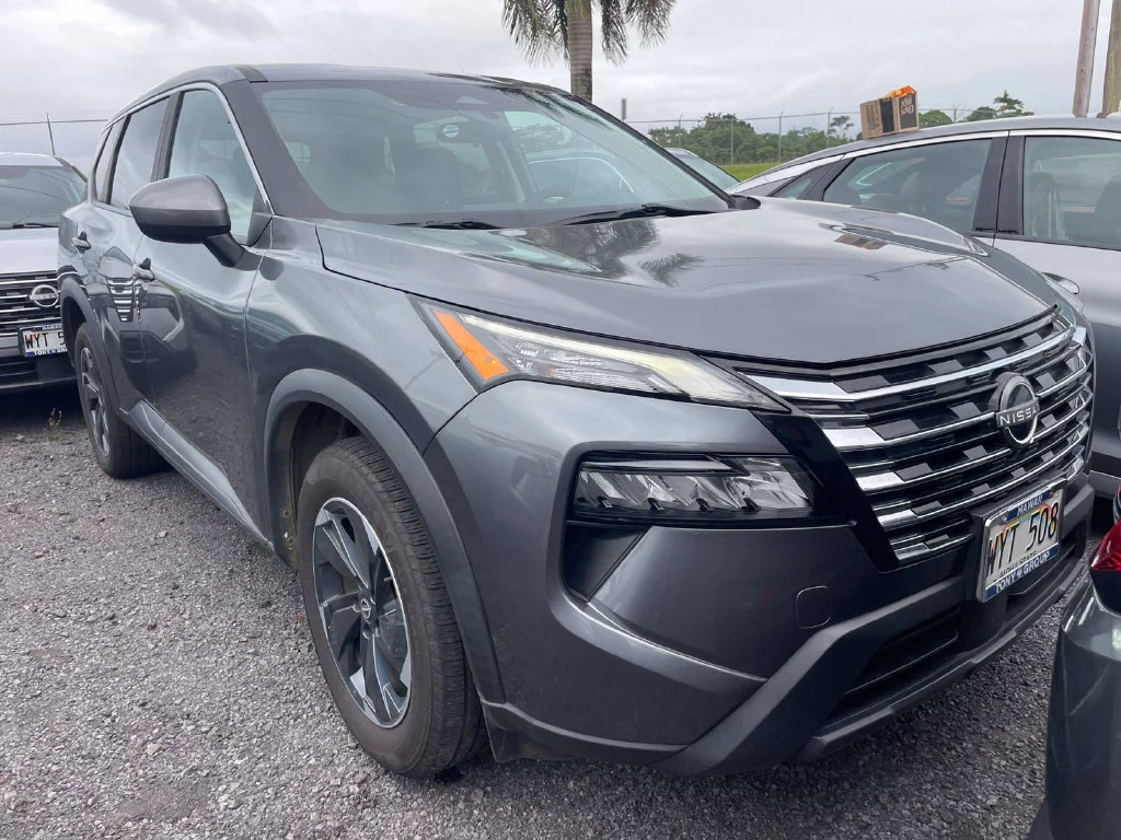 Used 2024 Gray Nissan SV image 2