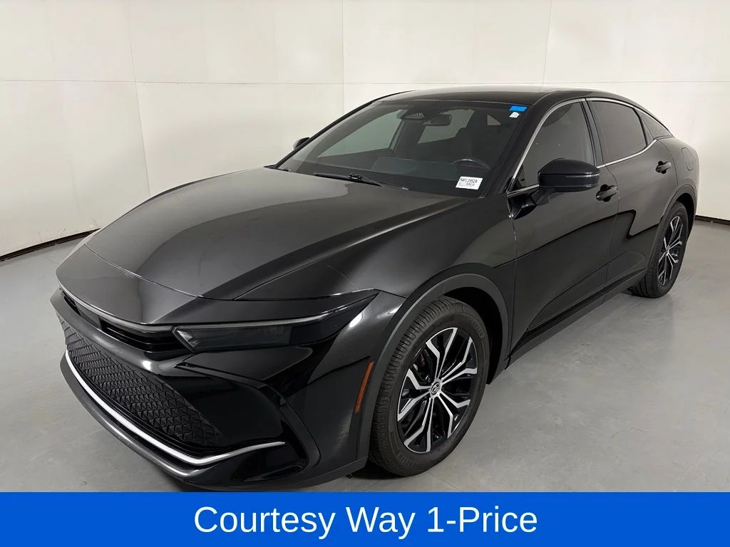 Used 2023 Black Toyota XLE image 5