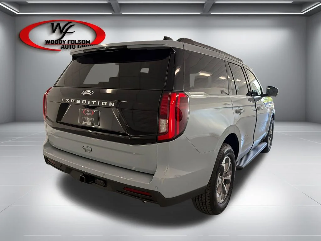 New 2027 Glacier Gray Metallic Tri-Coat Ford Active image 6