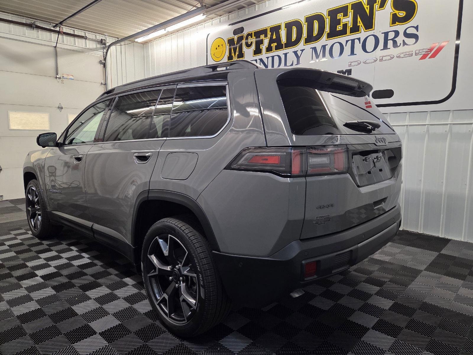 New 2026 Sting-Gray Clear-Coat Exterior Paint Jeep Overland image 7