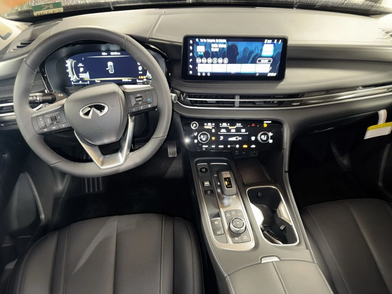 Certified Used 2026 Mineral INFINITI LUXE image 4