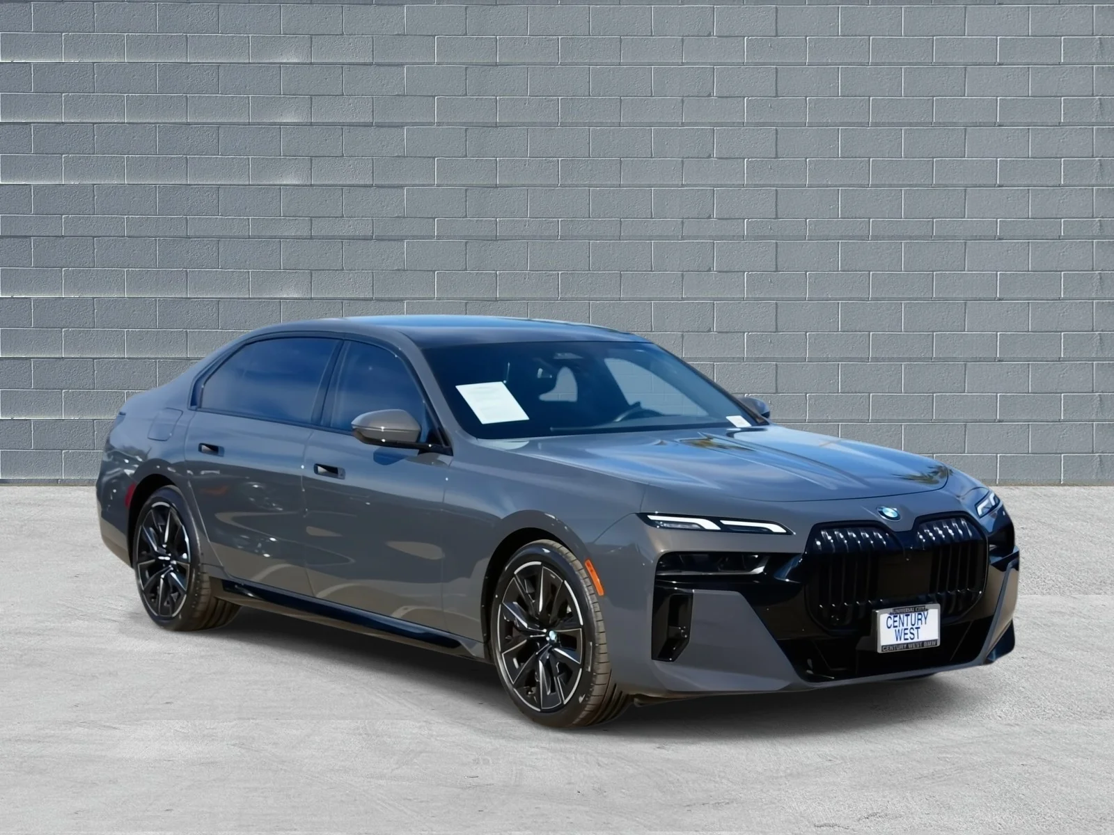 2023 BMW 7 Series 740i's photo