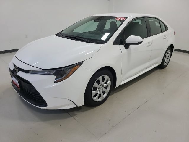 Used 2024 Ice Cap Toyota LE image 3