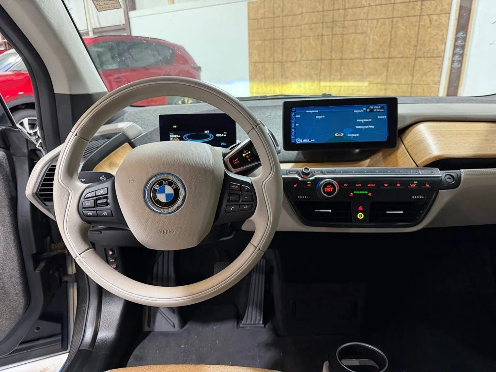 Used 2016 White BMW with Range Extender image 28