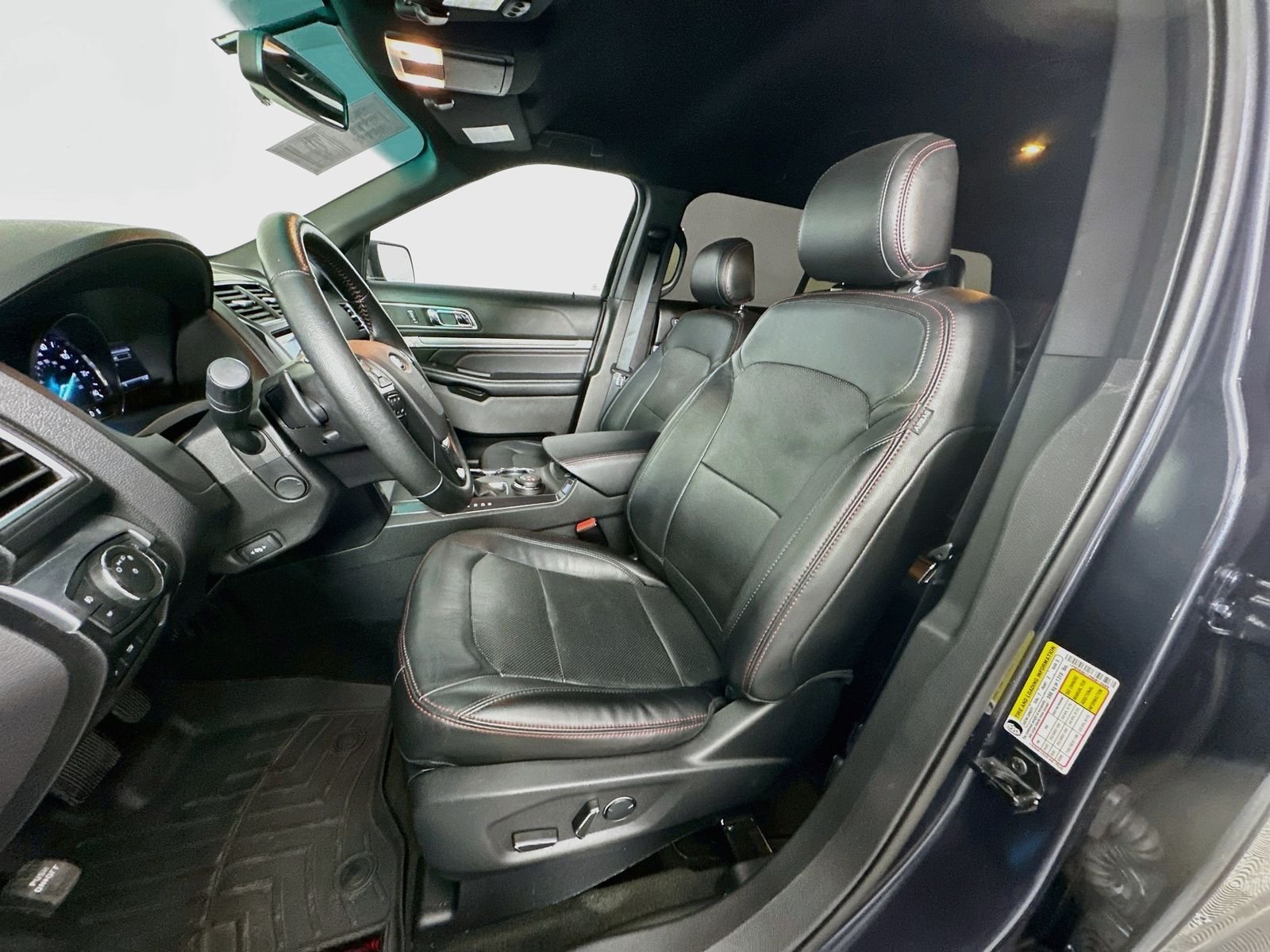 Used 2017 Quartz Metallic Ford Sport image 22
