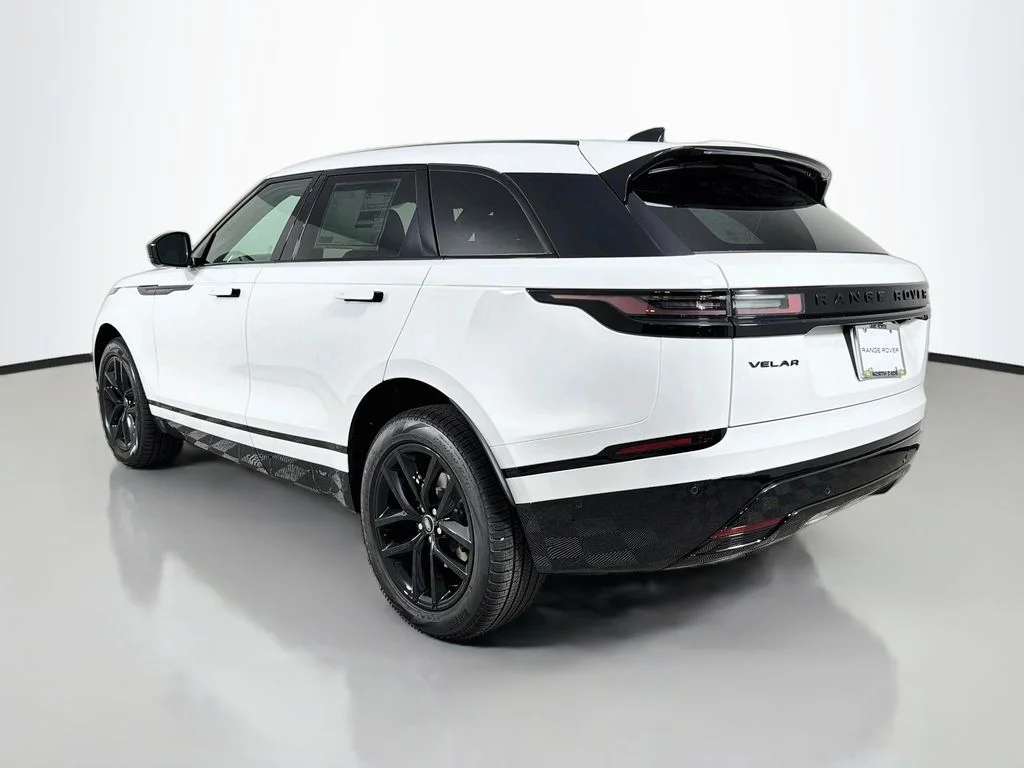 New 2026 Fuji White Land Rover P250 Base image 7