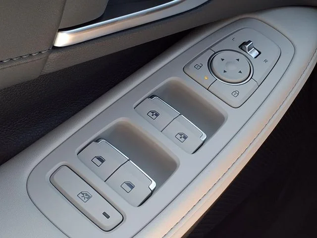Used 2025 Gray Hyundai Limited image 21