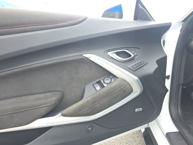 Used 2023 White Chevrolet ZL1 image 16