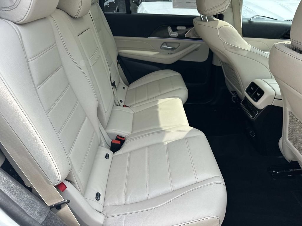 Used 2024 MANUFAKTUR Diamond White Metallic Mercedes-Benz GLS 450 image 14