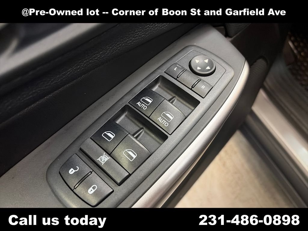 Used 2019 Silver Jeep Latitude Plus image 16