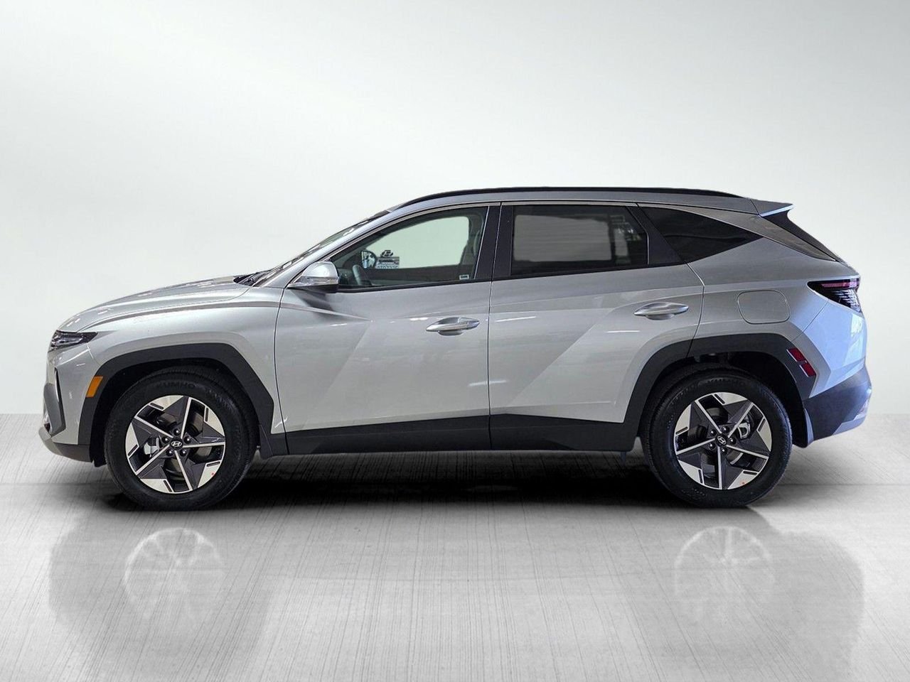 New 2026 Shimmering Silver Hyundai SEL Premium FWD image 4