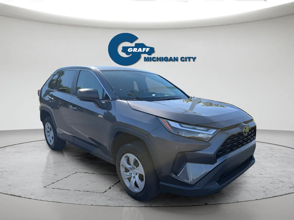 2024 Toyota RAV4 LE - Photo 7