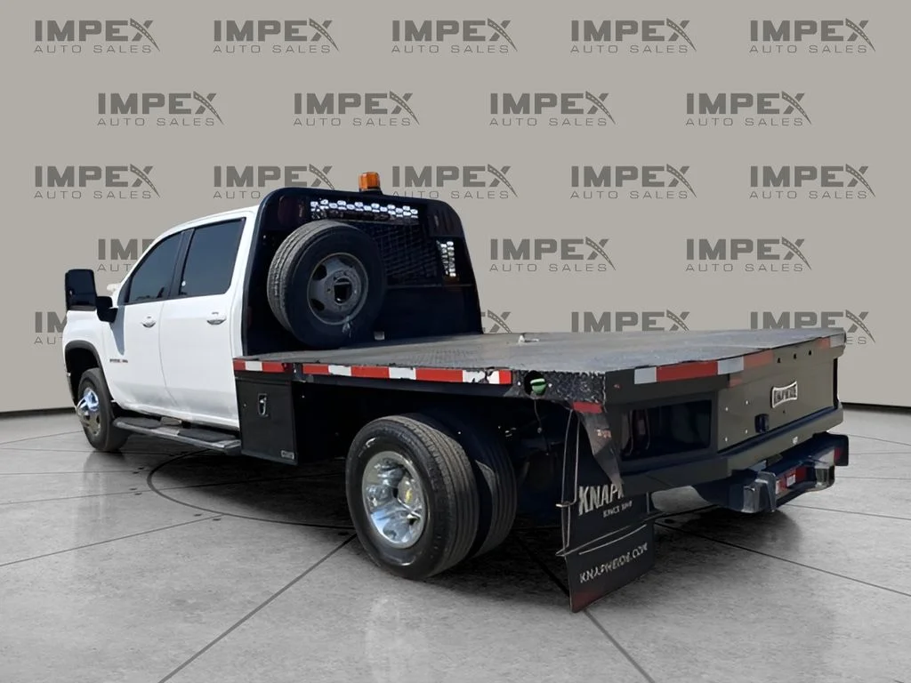 Used 2024 White Chevrolet LT image 8