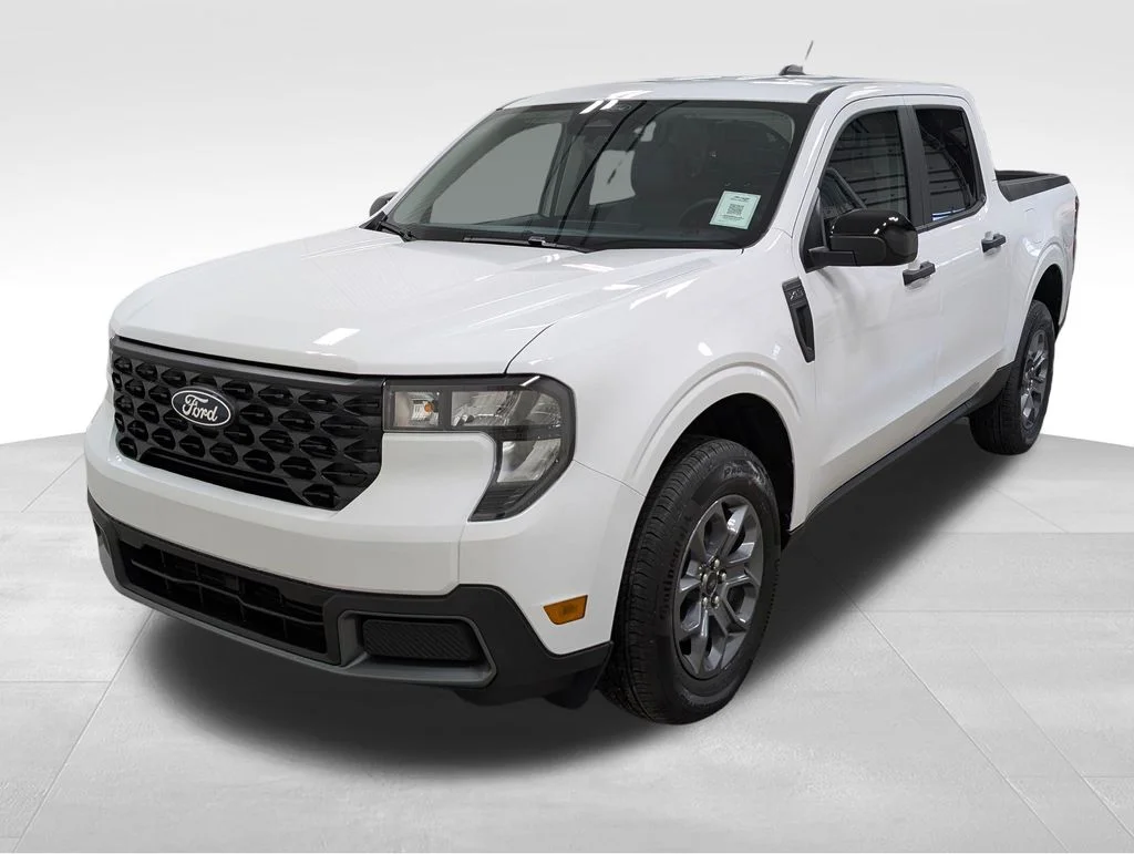 New 2026 Oxford White Ford XLT image 4