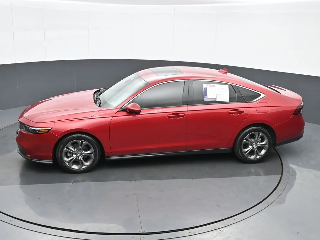 Used 2024  Honda EX image 18