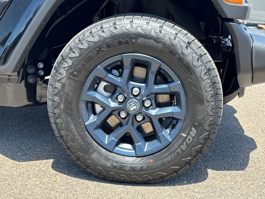 New 2026 Black Clear-Coat Exterior Paint Jeep Sport S image 7