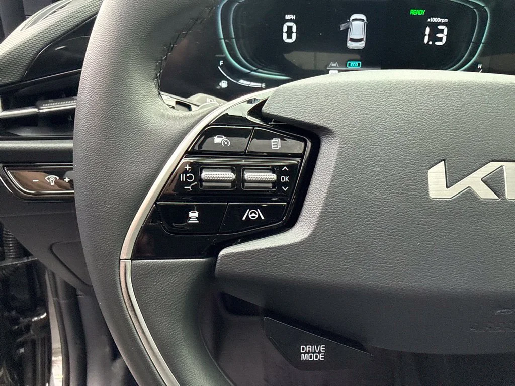 Used 2024 Graphite Gray Kia EX Touring image 11