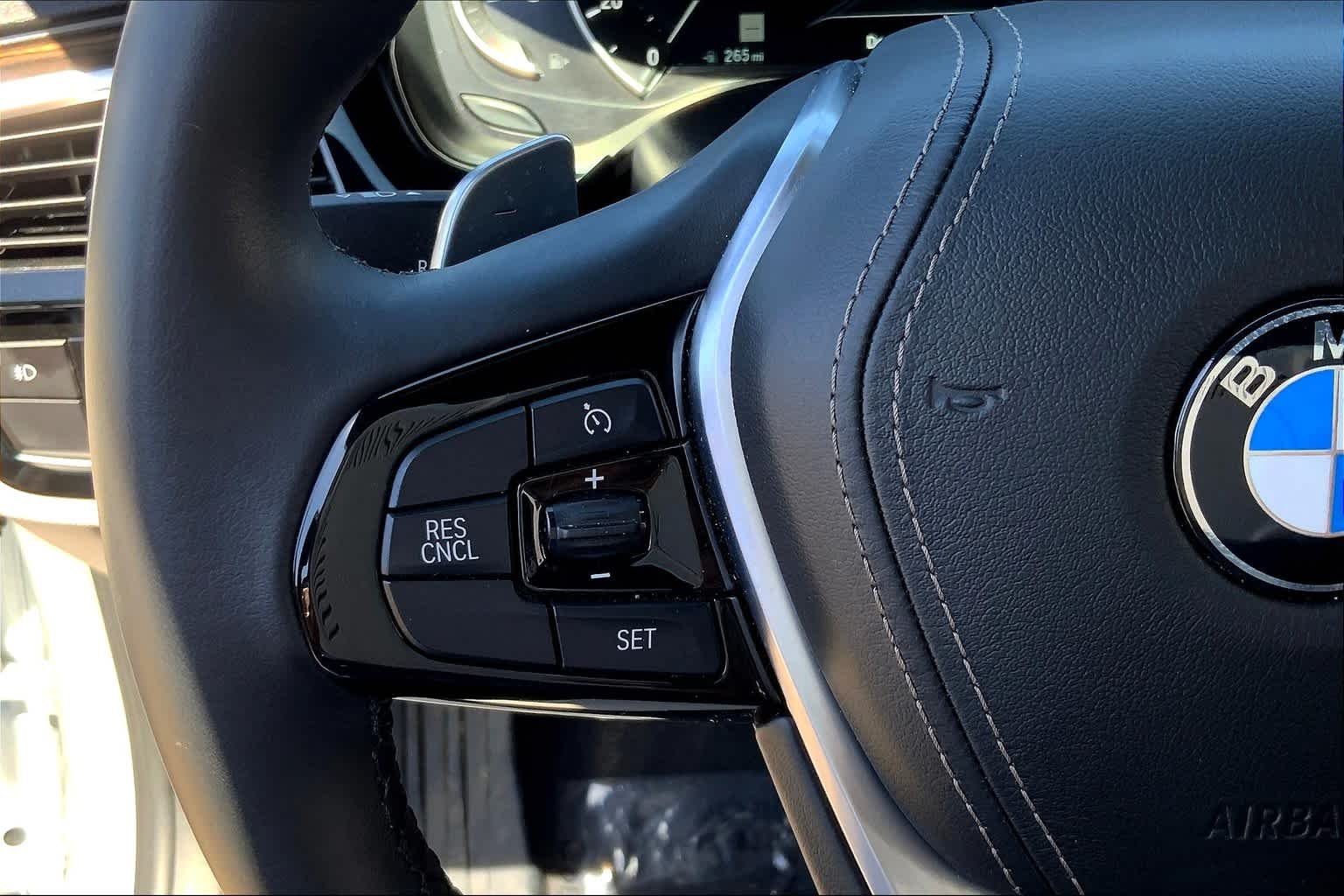 Used 2018 Glacier Silver Metallic BMW 530i image 23