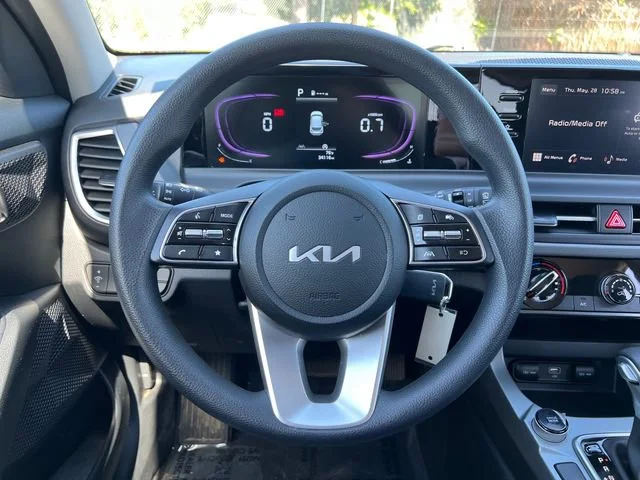 Used 2025 Dark Ocean Blue Kia LX image 18