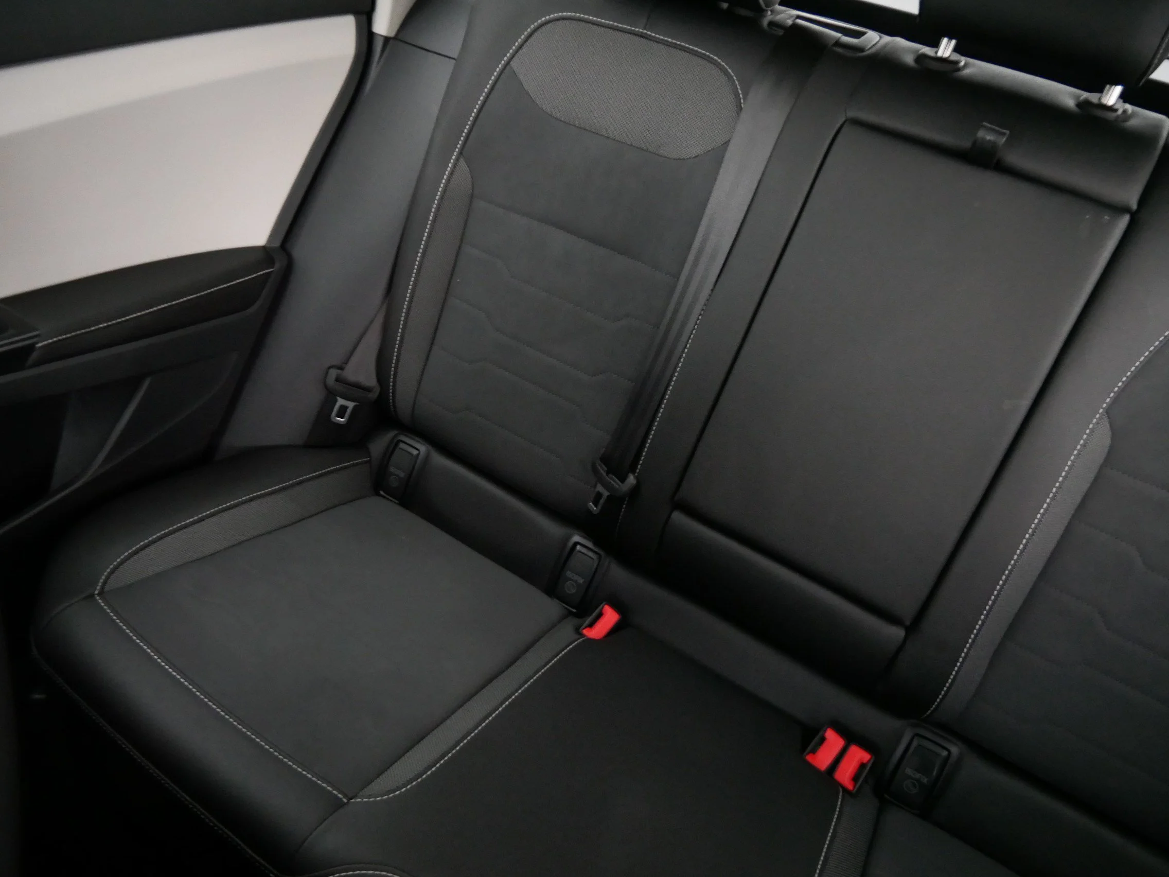 Used 2025 Black Volkswagen SE image 12