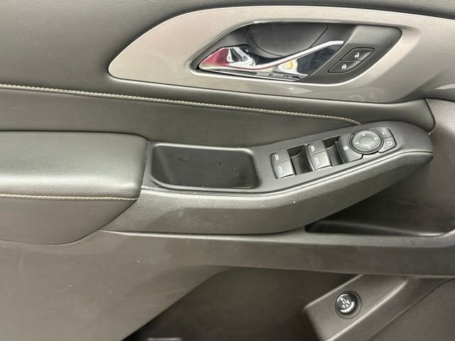Used 2018 White Chevrolet LT image 14