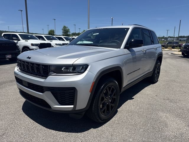 New 2026 Silver Jeep Laredo Altitude image 3