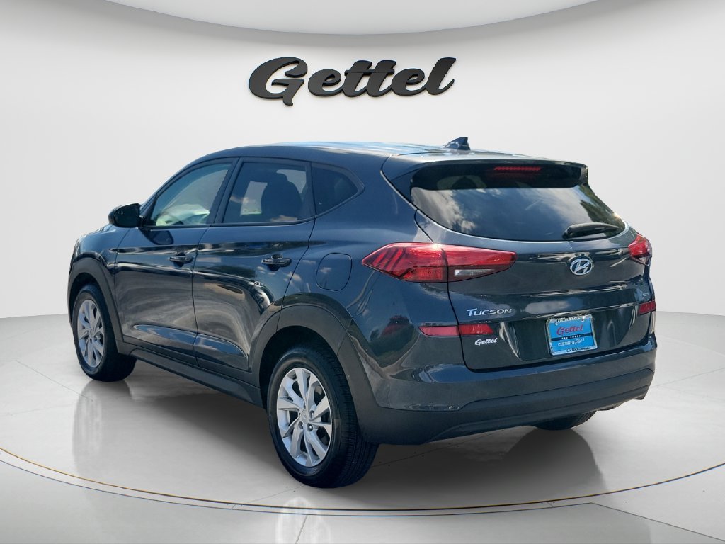 Used 2019 Blue Hyundai SE image 6
